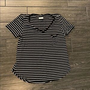 Abercrombie & Fitch Striped V-Neck Tee
